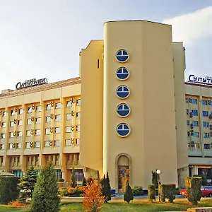 Отель спутник ****